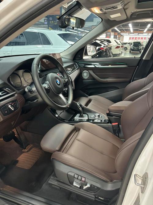 宝马x1改装内饰 2021款宝马x1改装