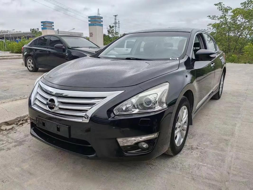 尼桑天籁2013款图片(13年天籁20值多少钱)