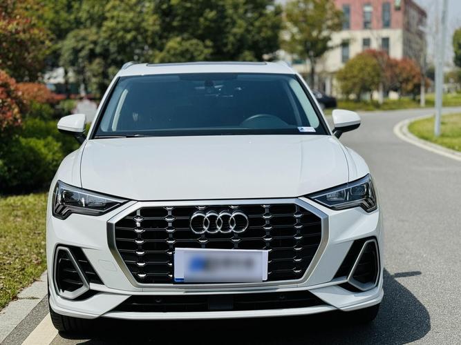 奥迪q3女士版2023款,2021款奥迪q3轿车