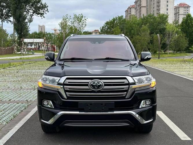 丰田v8陆地巡洋舰价格(汽车之家丰田陆地巡洋舰v8报价2019)