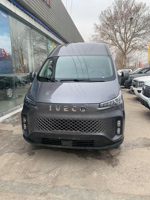 依维柯9座柴油版价格及图片／依维柯9座商务车柴油版报价