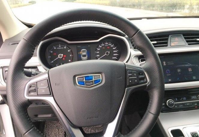 2014款吉利帝豪,2014款吉利帝豪方向盘是圆形的还是d型的？