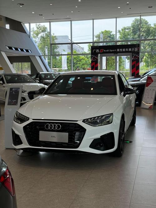 奥迪a4图片白色,奥迪a4白色车图片内饰